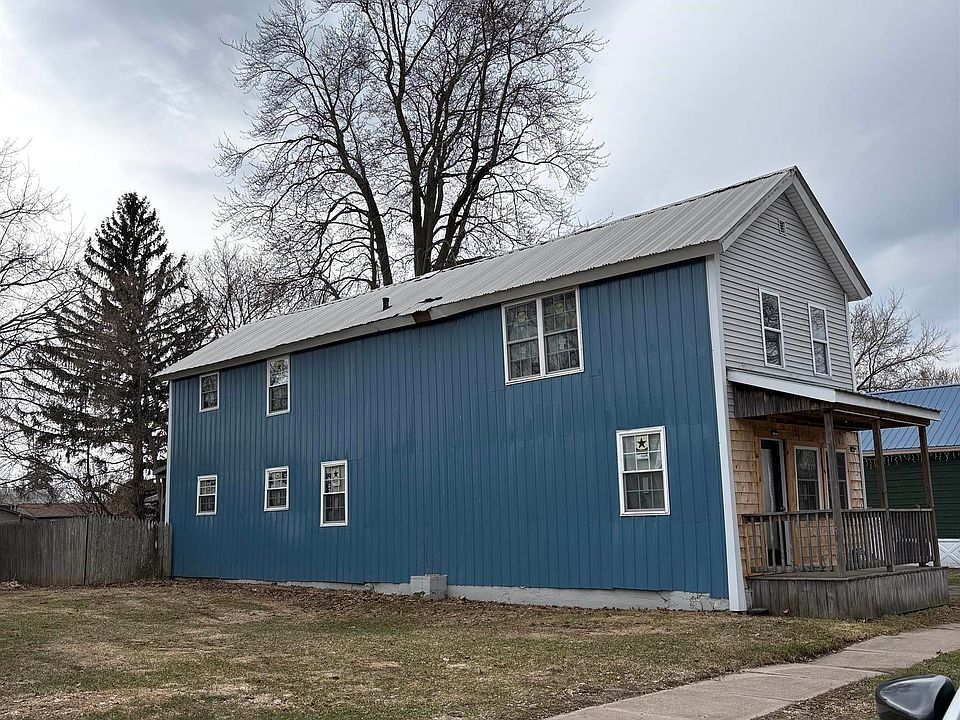 1st image of 114 Oak St