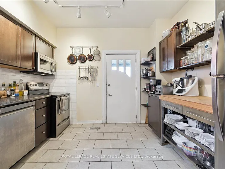28 Saint Matthews Ave — Photo 13