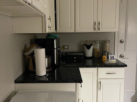 2nd image of 2423 Ogden Ave APT 7