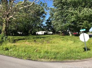 1033 E Cutshall Rd, Scottsburg, IN 47170