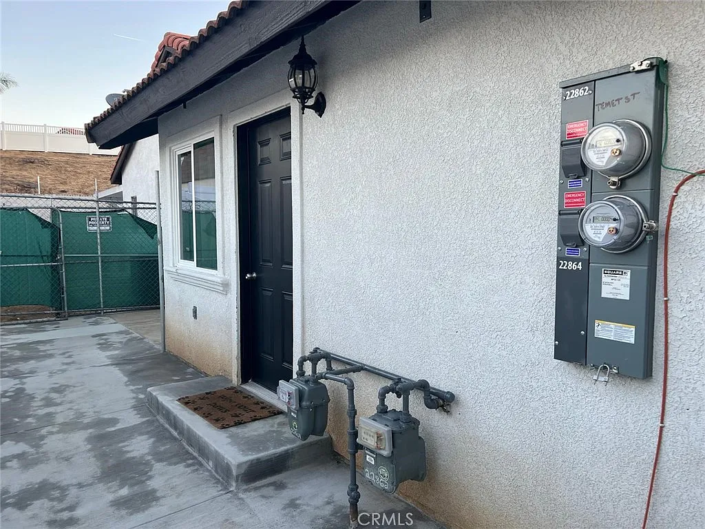 2 bed, 600 sqft, $2,295 — Photo 2