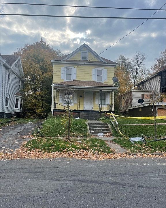 1st image of 320 Douglas St