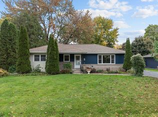 1129 Pomer Way, Menasha, WI 54952