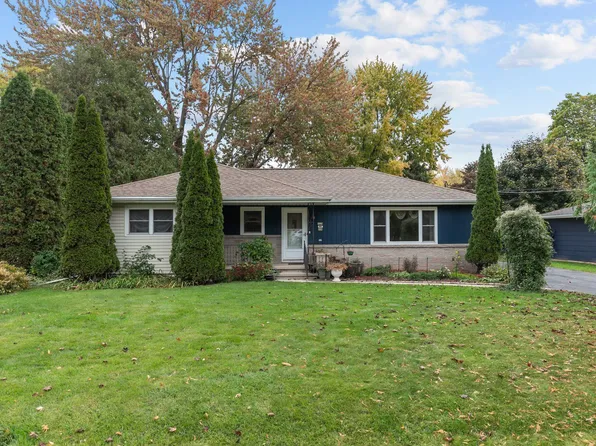 1129 Pomer Way, Menasha, WI 54952