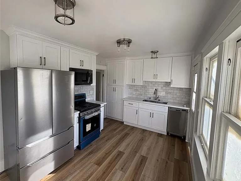 277 N Orange St — Photo 1