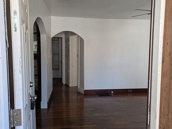3rd image of 131 1/2 W Pleasant St
