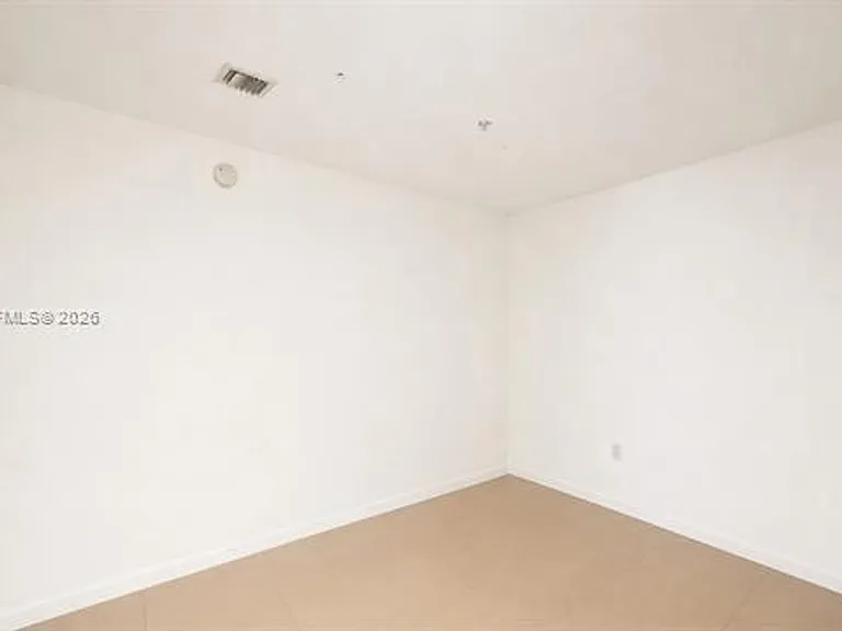253 NE 2nd St #CU-802 — Photo 15