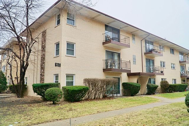 1st image of 5330 W Windsor Ave APT 3J