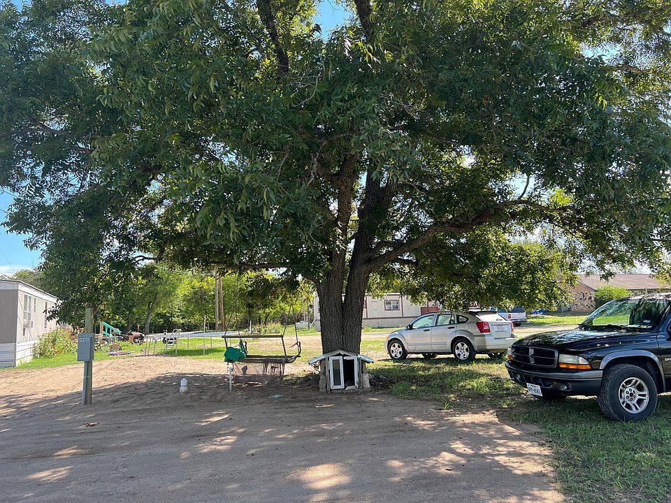 2nd image of 4606 Riverside Dr #A