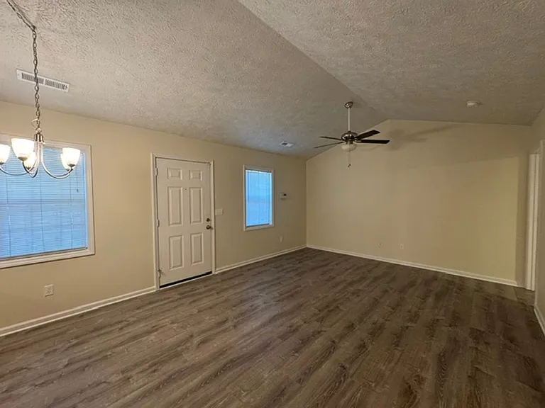 642 Indian Wells Way — Photo 5