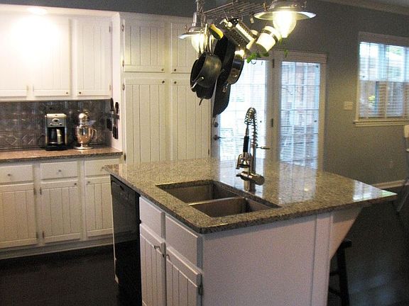 Spacious Kitchen Center Island