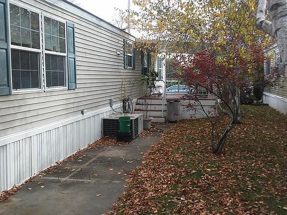 3rd image of 157 Mansfield Ave Unit 50