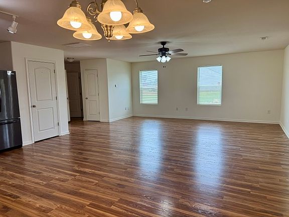 3rd image of 168 Columbia Dr