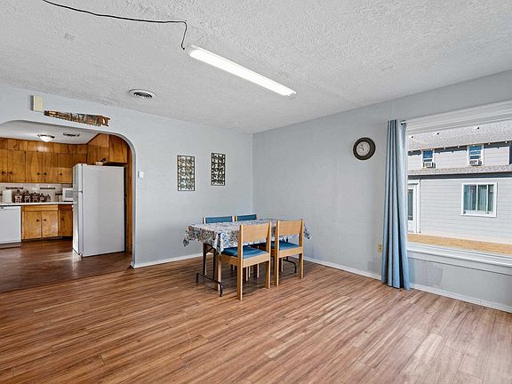 3rd image of 611 W 4th St