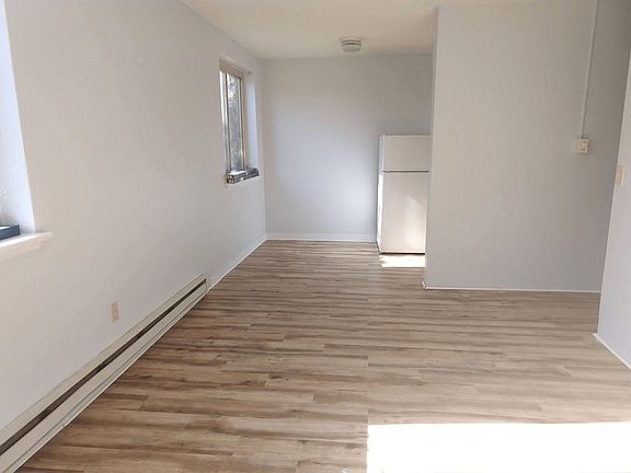 4th image of 2424 E Denny Way #18057053