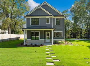 107 W Jefferson St, Hoschton, GA 30548