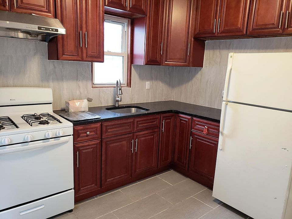1st image of 3706 Utopia Pkwy #1ST