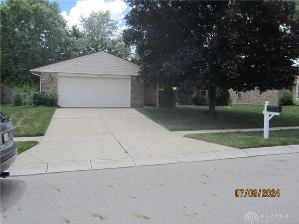 8371 Pinegate Way, Dayton, OH 45424