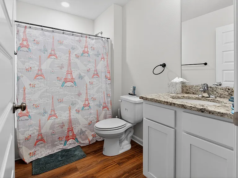 727 Quintana St — Photo 3