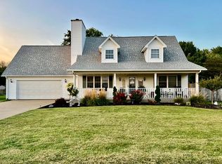 127 Bobby Dr, Divernon, IL 62530