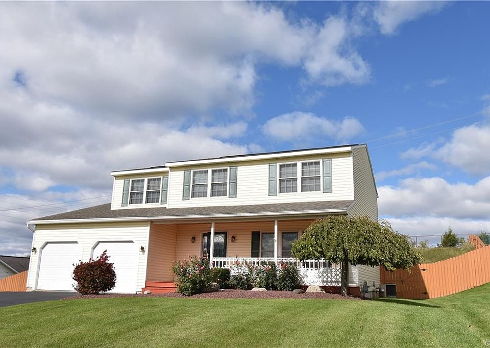 1st image of 134 Blackstone Way