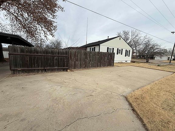 5th image of 1406 N Krug St