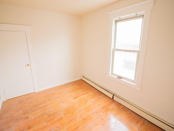 5th image of 550 15th Ave Floor 3