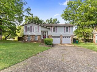703 Grosvenor Dr, Sherwood, AR 72120