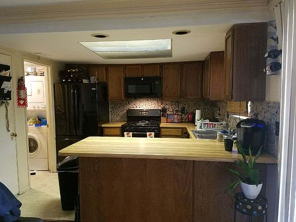 3rd image of 11 Arbor End SE