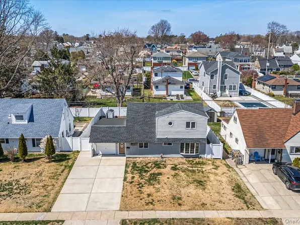 65 Prentice Road, Levittown, NY 11756