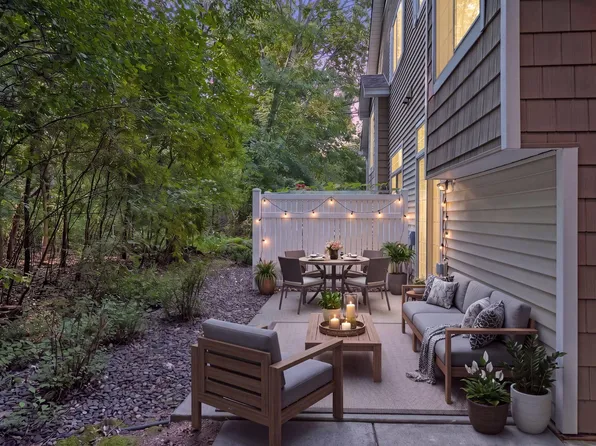 8271 Kimball Dr, Eden Prairie, MN 55347