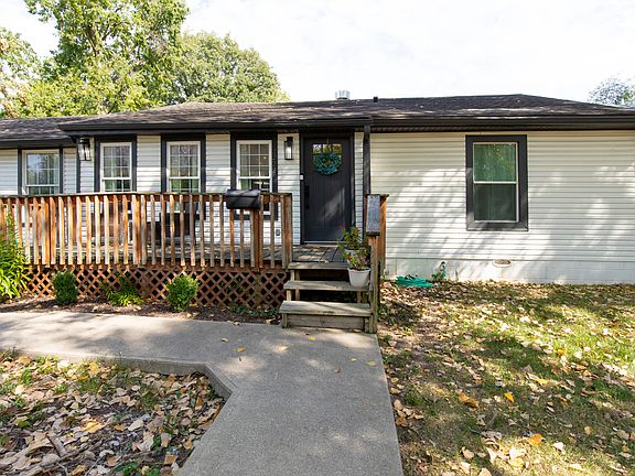 2nd image of 2222 E Pleasant Run Parkway North Dr