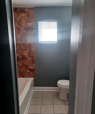 4th image of 7941 Devine Ave Unit A