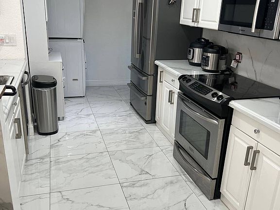 3rd image of 14199 Hunter Grove Dr #89