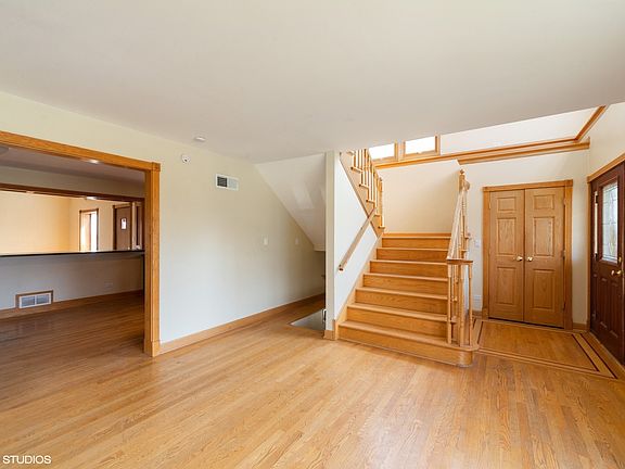 2nd image of 6315 N Keeler Ave