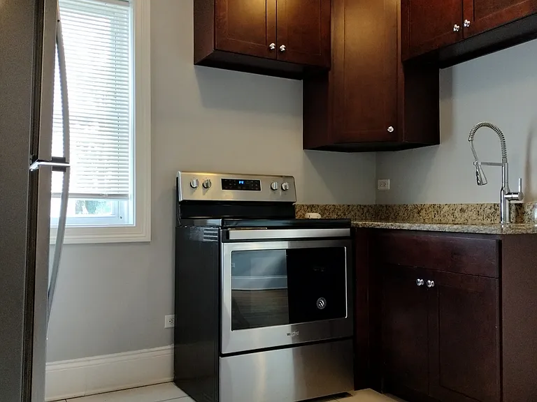 7408 S Eberhart Ave #1R — Photo 6