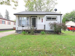 8386 Central Ave, Center Line, MI 48015