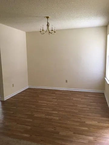710 Little John Dr — Photo 6