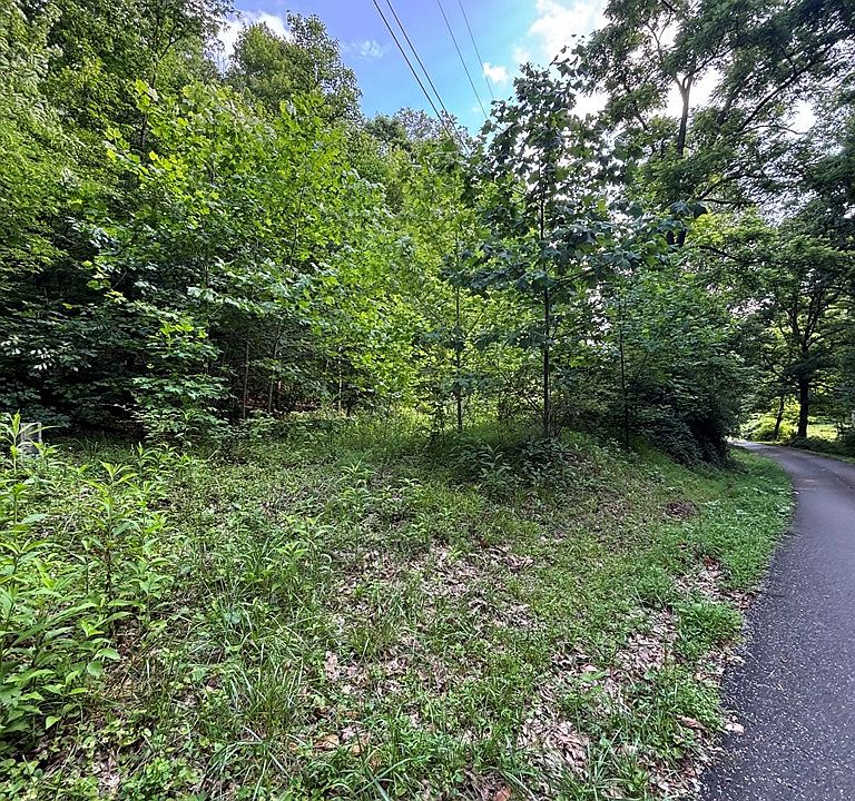 2nd image of 886 Coleman Rd