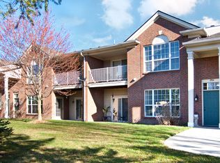 11106 Farmingdale Ln #129, Walled Lake, MI 48390
