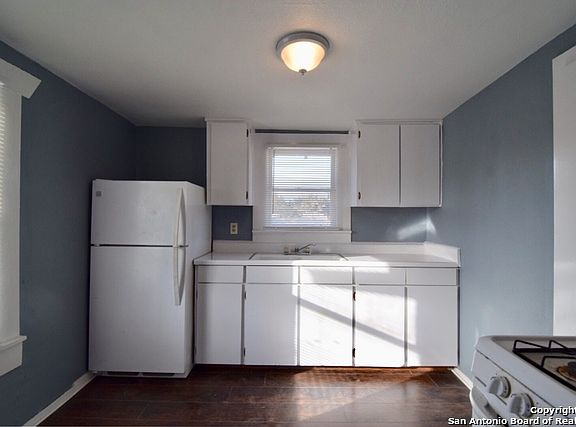 4th image of 1701 Dawson St APT 3