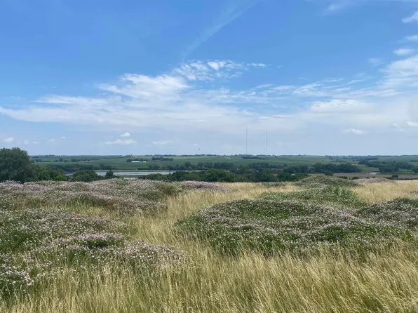 Tucker Hill Dr, Hinton, IA 51024