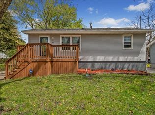 2341 E 38th Ct, Des Moines, IA 50317
