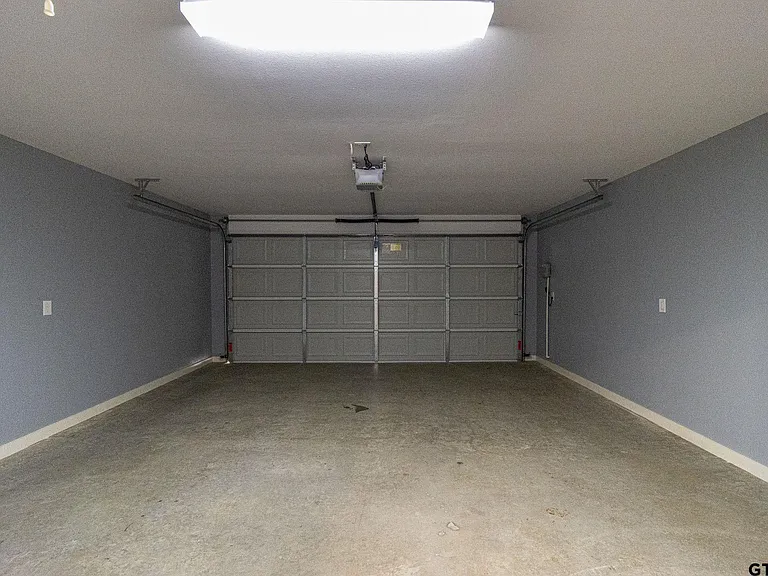 19842 N Meadow West Ln — Photo 26