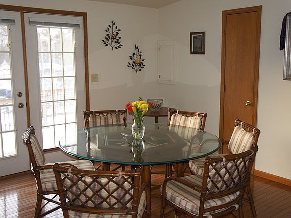 5th image of 922 Lennox St