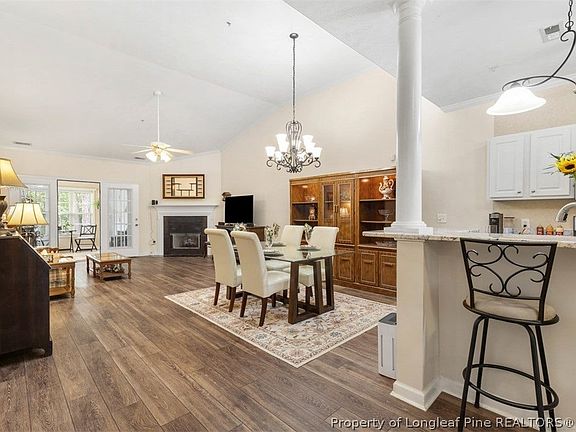 5th image of 824 Sage Creek Ln