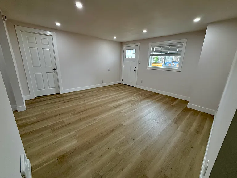 11262 Yakima Ave S — Photo 7