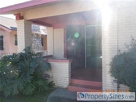 3rd image of 1354 W 58th Pl