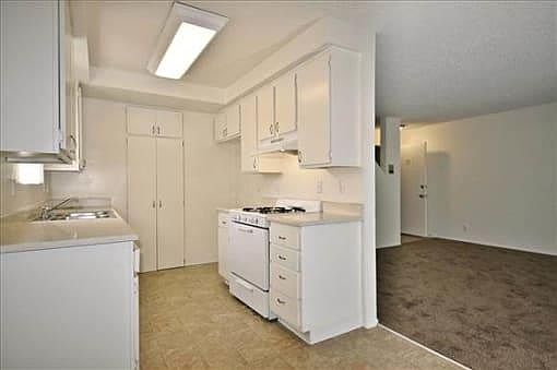 4th image of 13935 Vanowen St #Eea2a4c8a