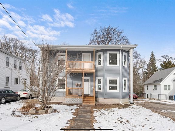 3rd image of 33 Woodlawn St